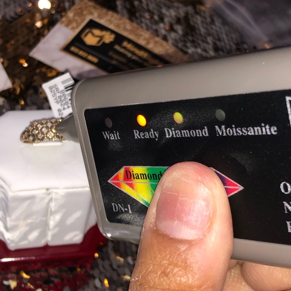 Real diamond exquisite custom vintage style wedding band Not CZ not moissanite - Picture 3 of 4